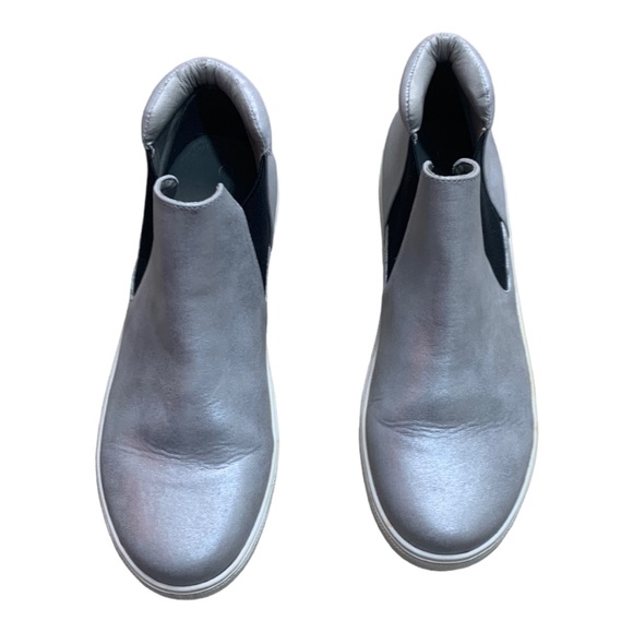 Coconuts by Matisse. Harlan Booties. Color is Silver EUC sz 10 - Picture 4 of 7